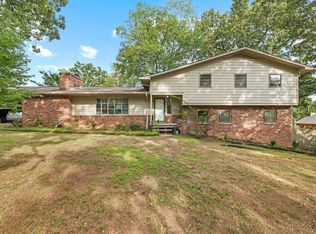 1818 Hermitage Dr, Florence, AL 35630