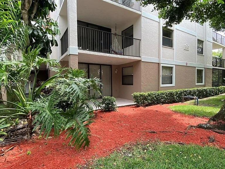 10141 W Sunrise Blvd #203 — Photo 2