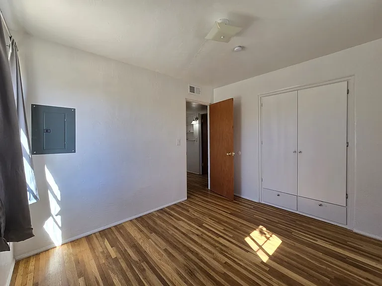2412 Rosina St — Photo 14