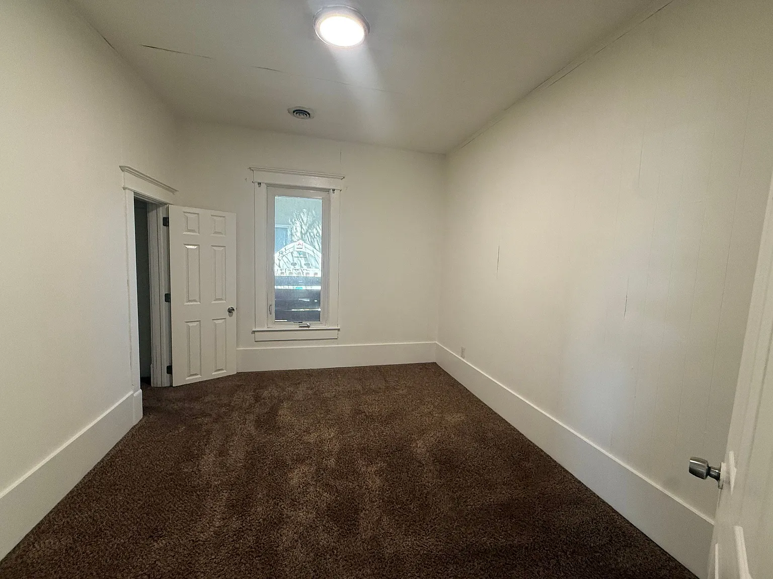 23 Custer Ave - 1 — Photo 3