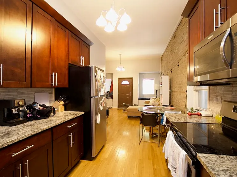 1252 N Greenview Ave #2 — Photo 5