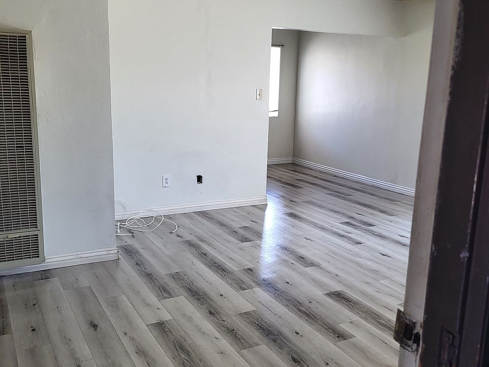Living room looking at dining area