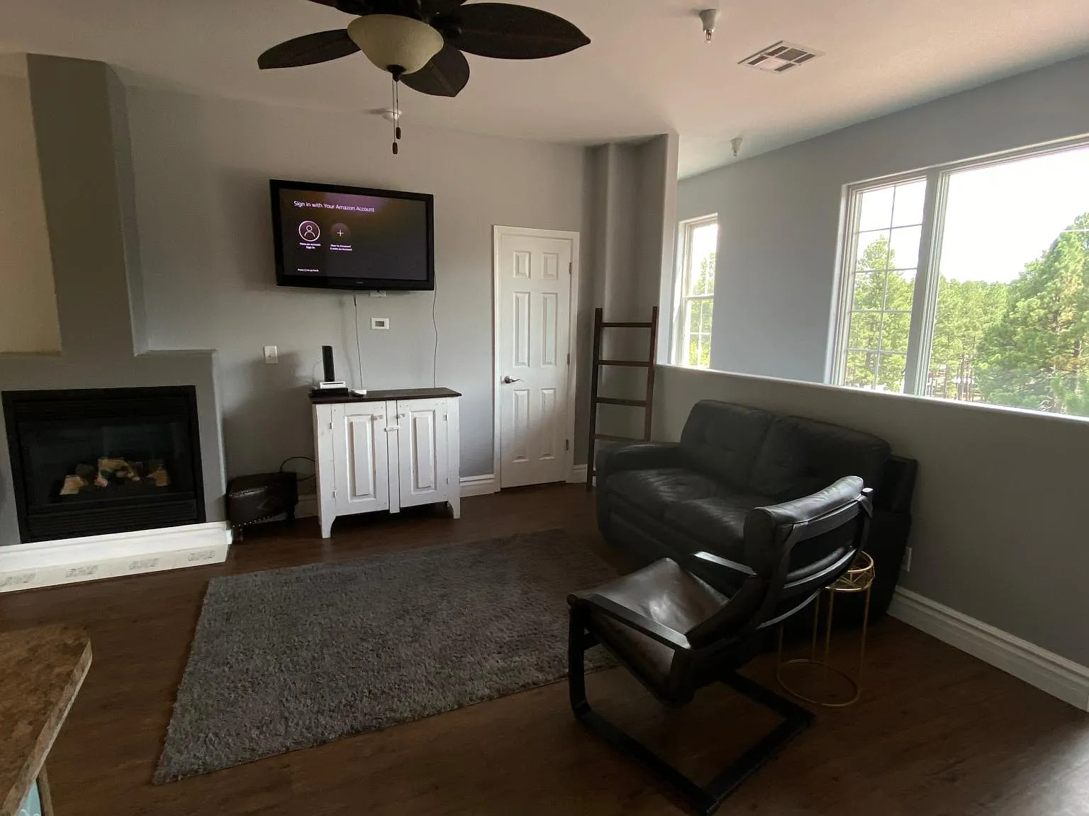 2431 W Silverton Dr — Photo 2