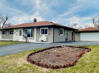 460 Flagstaff Ln, Hoffman Estates, IL 60169