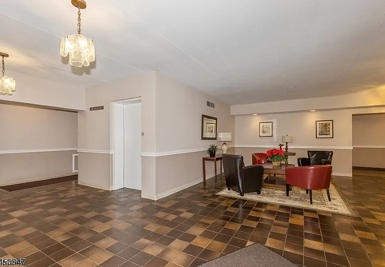 22 Riverside Dr #D10 — Photo 13