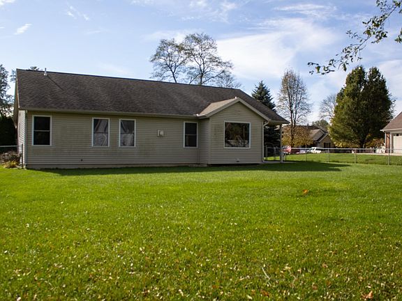 2nd image of 1604 Deer Run Dr