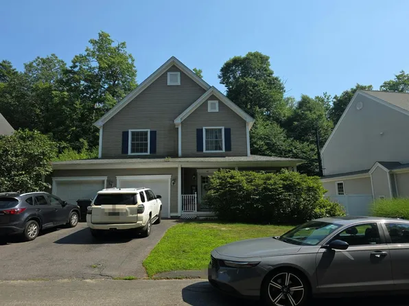 87 Village Ln, Collinsville, CT 06019