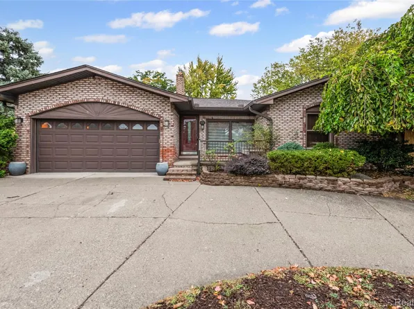 13809 Harbour Ct, Sterling Heights, MI 48312