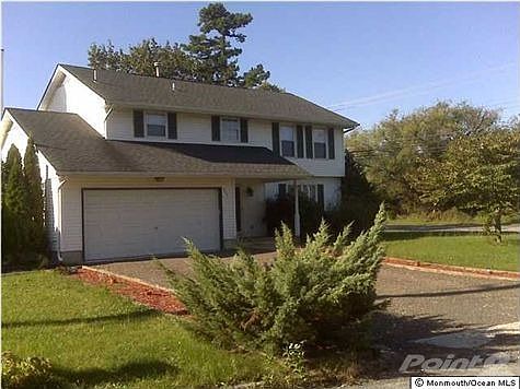2nd image of 203 Oak Ln