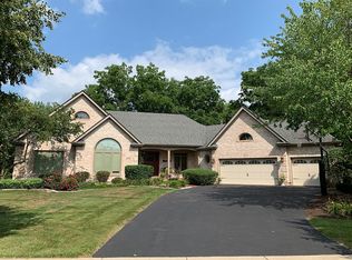 3206 Greenwood Ln, Saint Charles, IL