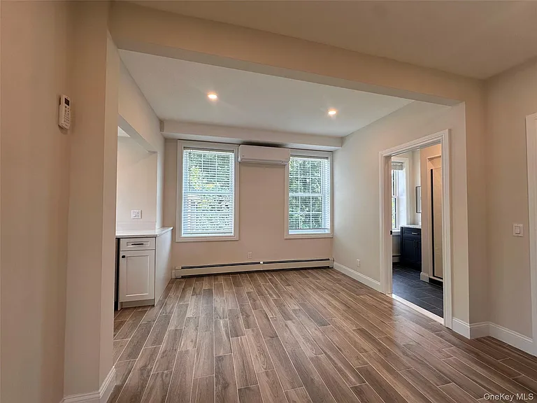 150 Main St #2 — Photo 4