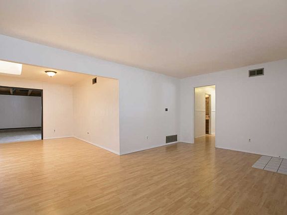 4th image of 9465 Saint Andrews Dr