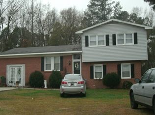 719 Curtis Cir, Spring Lake, NC 28390