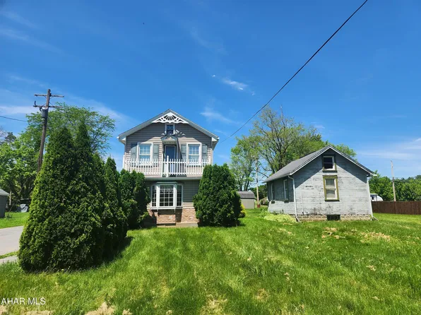 212 Blarney St, Newry, PA 16665