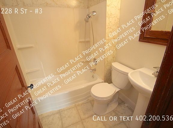 5th image of 3228 R St APT 3