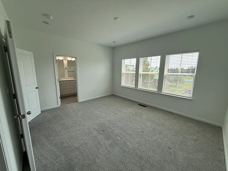 534 Rosemary Cir — Photo 14