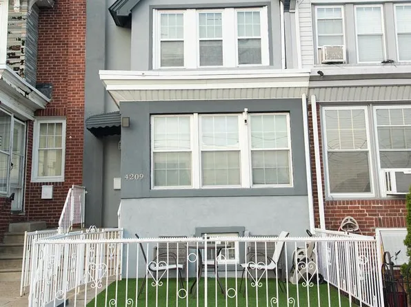 4209 Benner St, Philadelphia, PA 19135