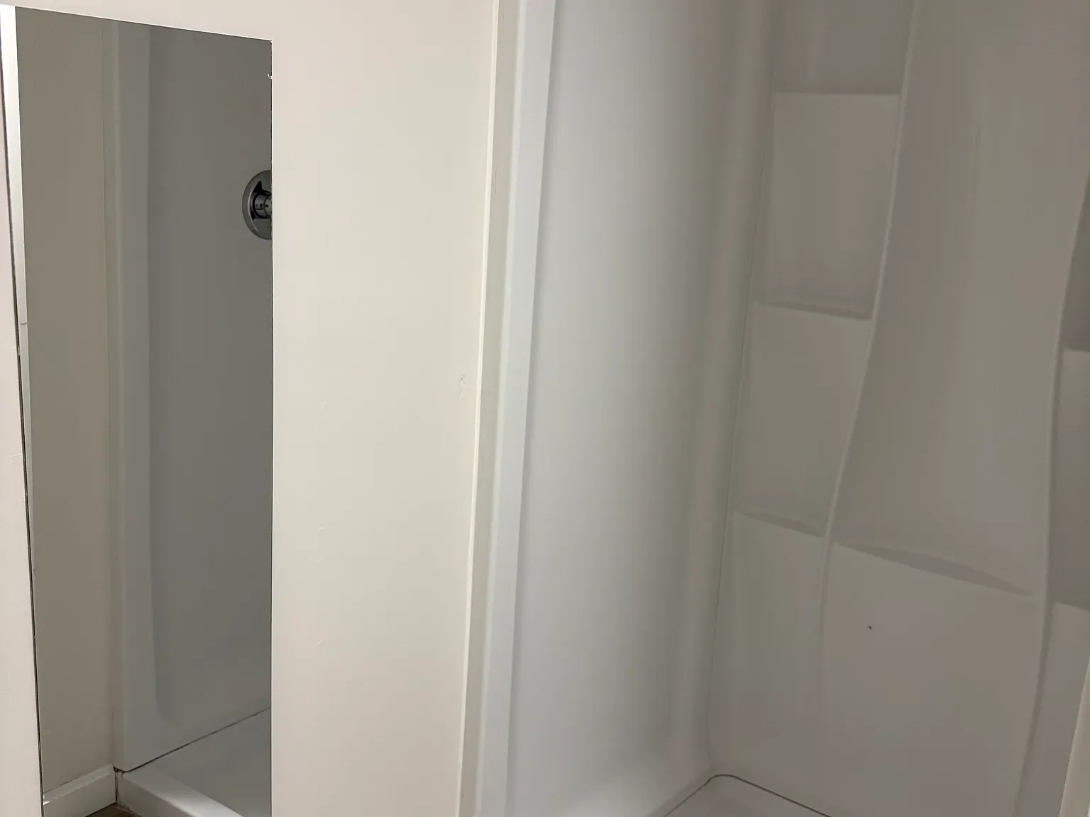 2 bed, 2400 sqft, $2,000 — Photo 3