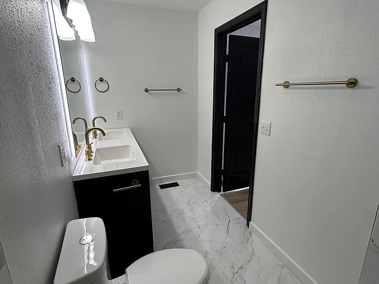 826 S Hickory Ln — Photo 22