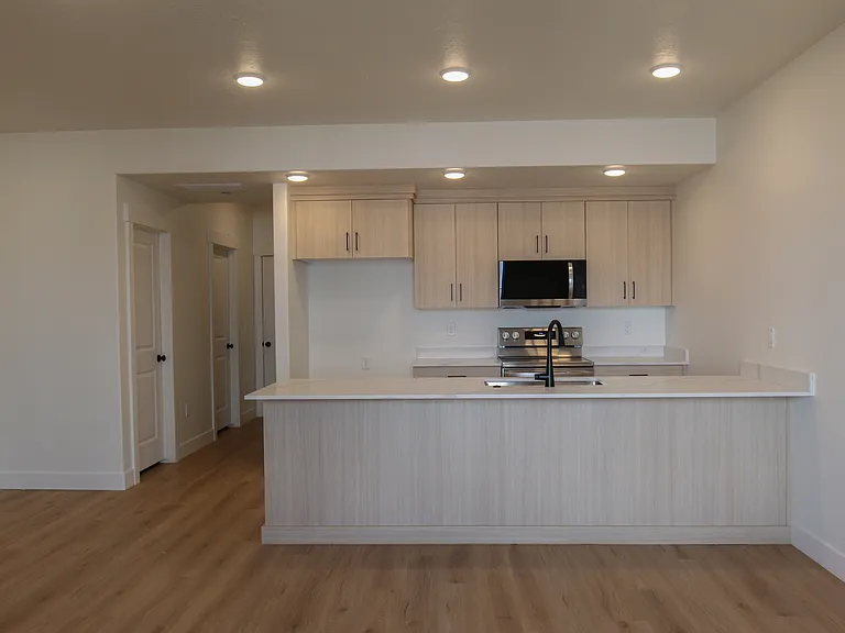 271 W 690 N #1 — Photo 2