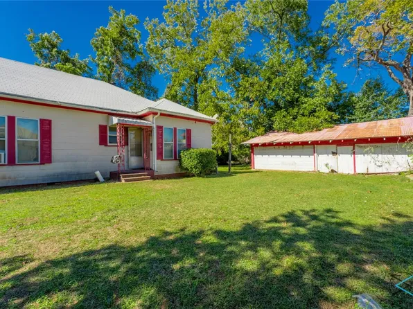 208 W College St, Athens, TX 75751