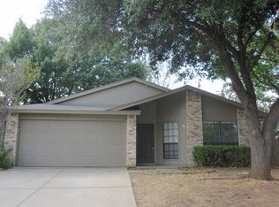 2609 Lawndale Ln, Euless, TX 76039