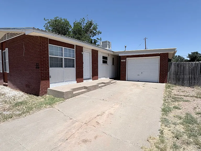 305 Swinging Spear Rd — Photo 1