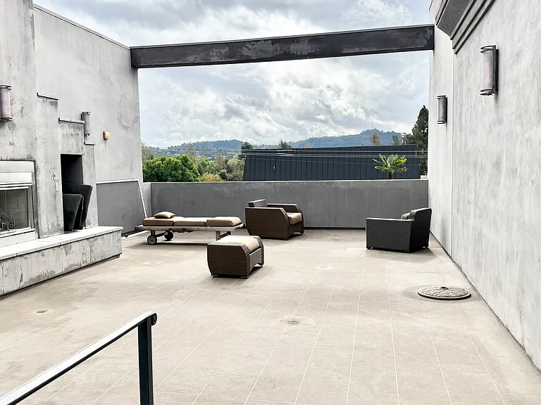The Watermarque Apartments — Photo 6