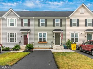 383 Ontario Dr, Falling Waters, WV
