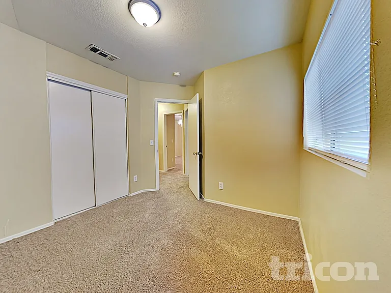 11514 W Wethersfield Rd — Photo 12