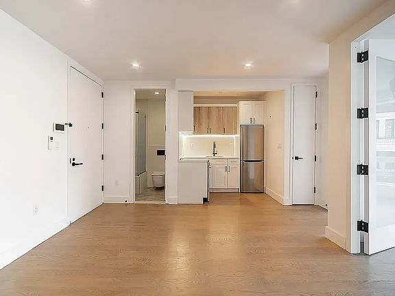 2nd image of 282 E 32nd St #2G