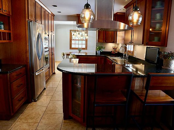 Sunny chef's kitchen