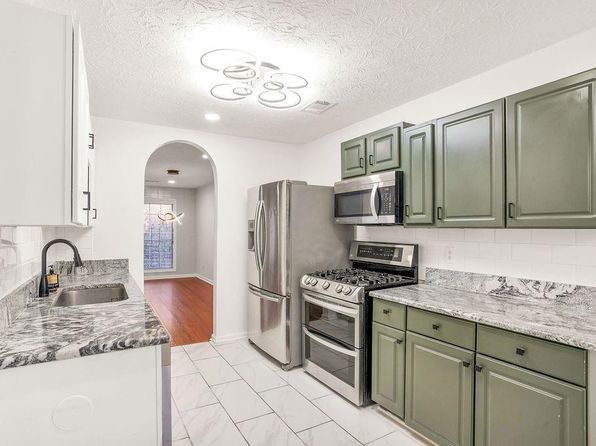 6323 Wedgeview Dr, Tucker, GA 30084