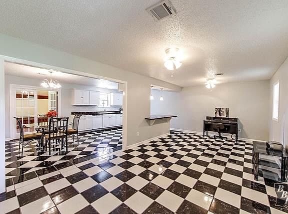 2nd image of 507 Highland Dr
