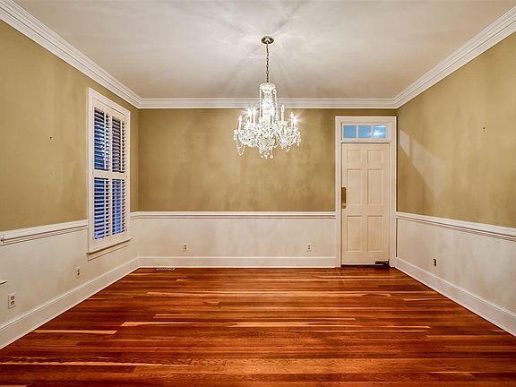 4th image of 525 Myrtle Wood Ln