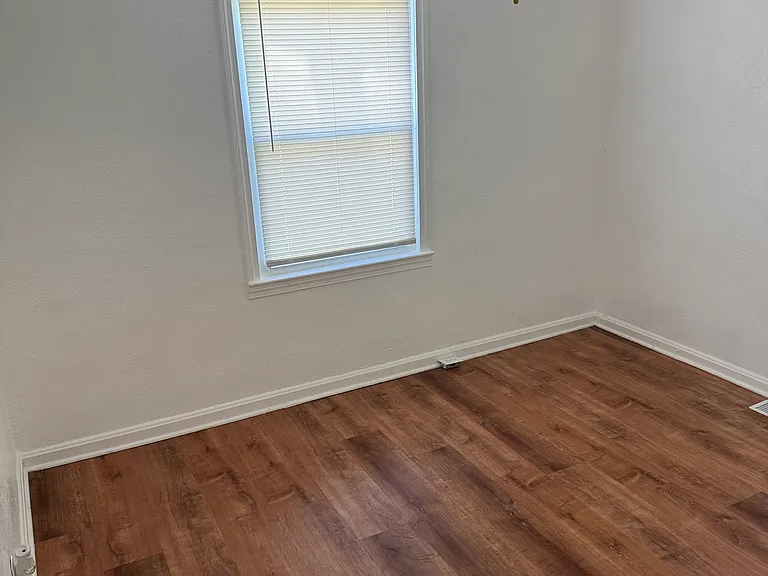 3927 Jackson Ave — Photo 12