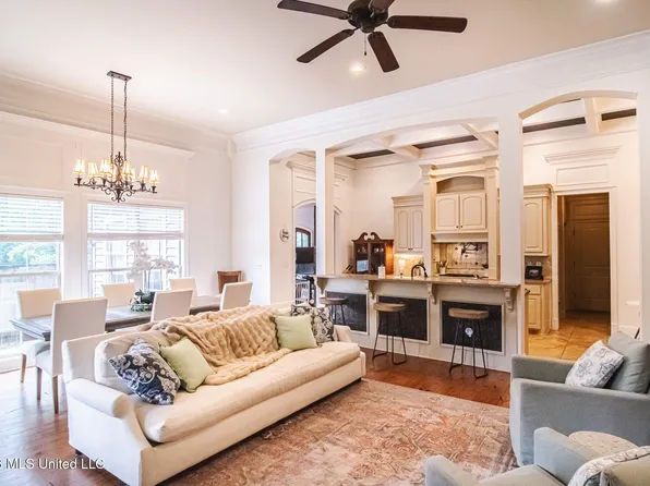 1612 E Northside Dr, Jackson, MS 39211