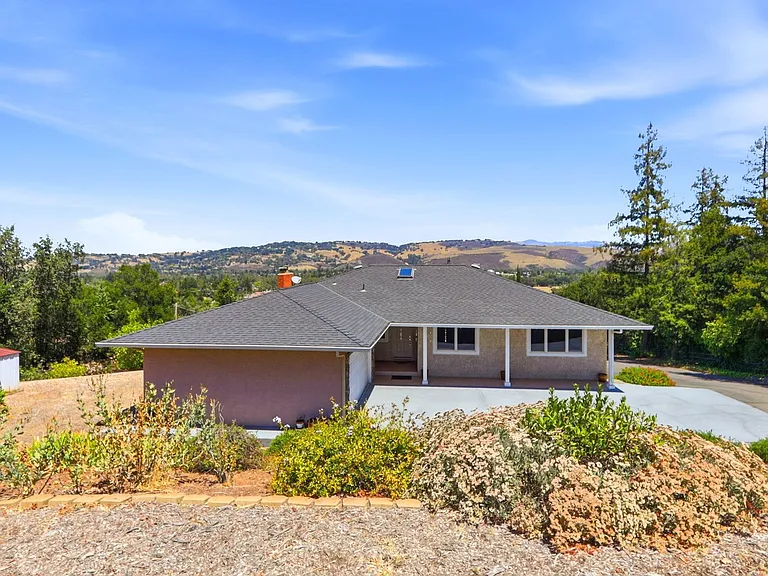 19563 Almaden Rd — Photo 16