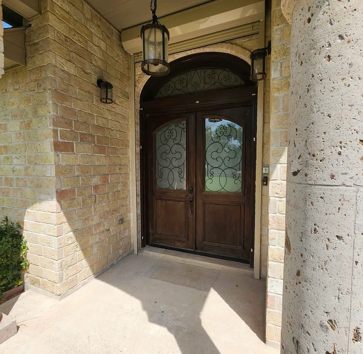 5 bed, 2.5 bath, 2950 sqft, $3,800 — Photo 2