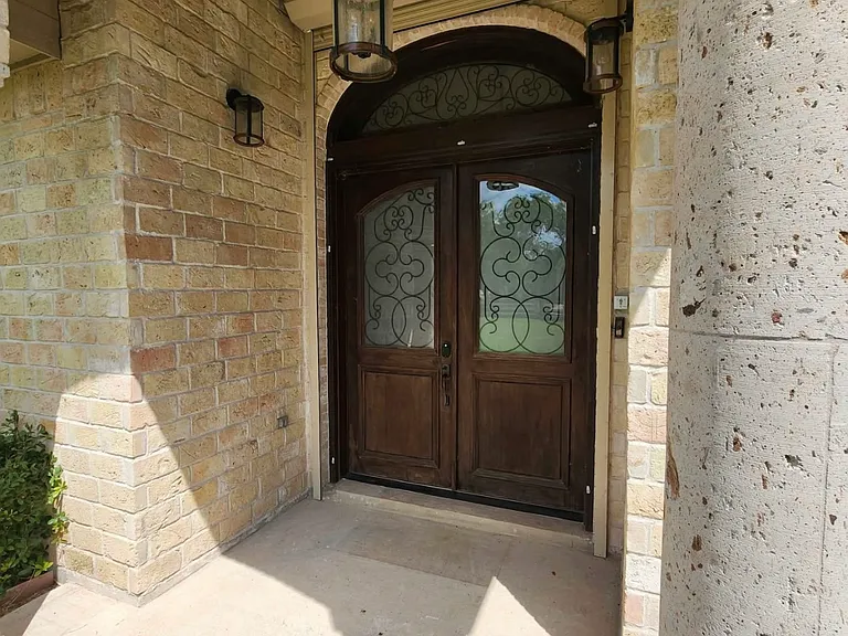 169 Paloma Dr — Photo 2