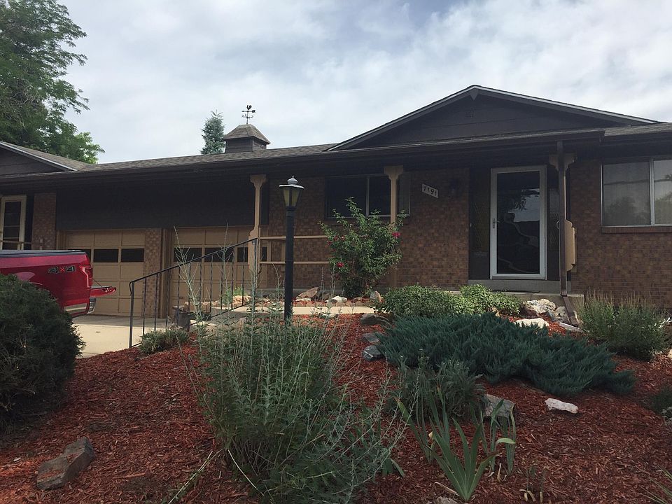 Front view of the Duplex with one garage