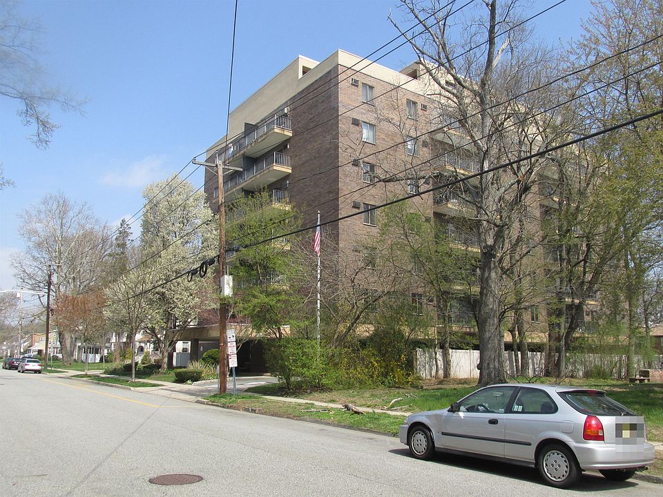 2nd image of 140 Euclid Ave