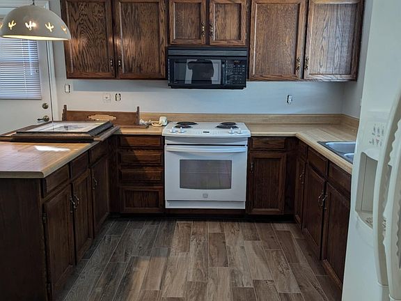 3rd image of 2246 E Holmes Ave