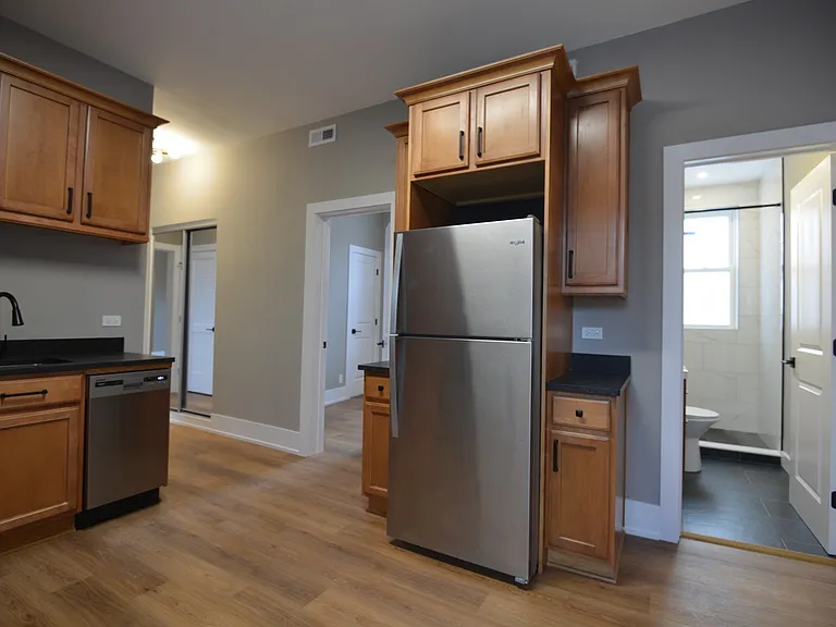 4113 N Damen — Photo 3