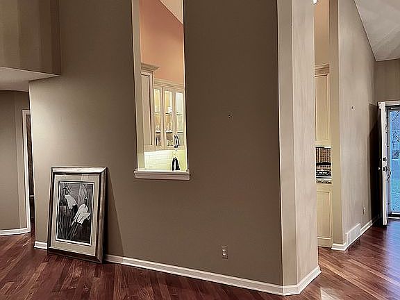 5th image of 1336 E Thornberry Ct SE #2