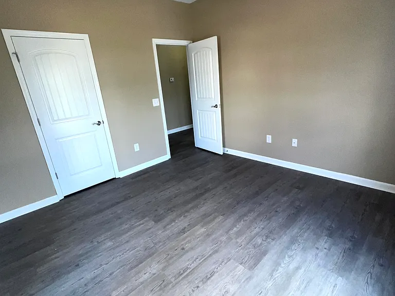 104 Saint Charles Pl — Photo 19