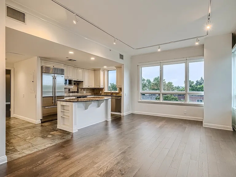 400 E 3rd Ave #405 — Photo 8