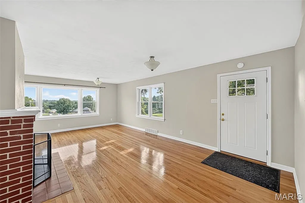 3 bed, 1.5 bath, 1284 sqft, $2,000 — Photo 4