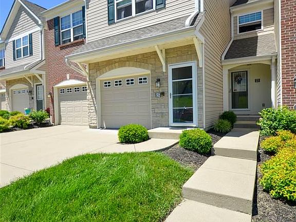 3rd image of 926 Waterpointe Ln