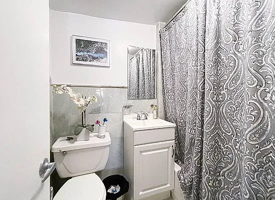 Rented by Kahen Properties | media 18